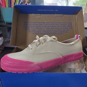 Keds Oatmeal Classic Sneaker with Bright Pink Accent